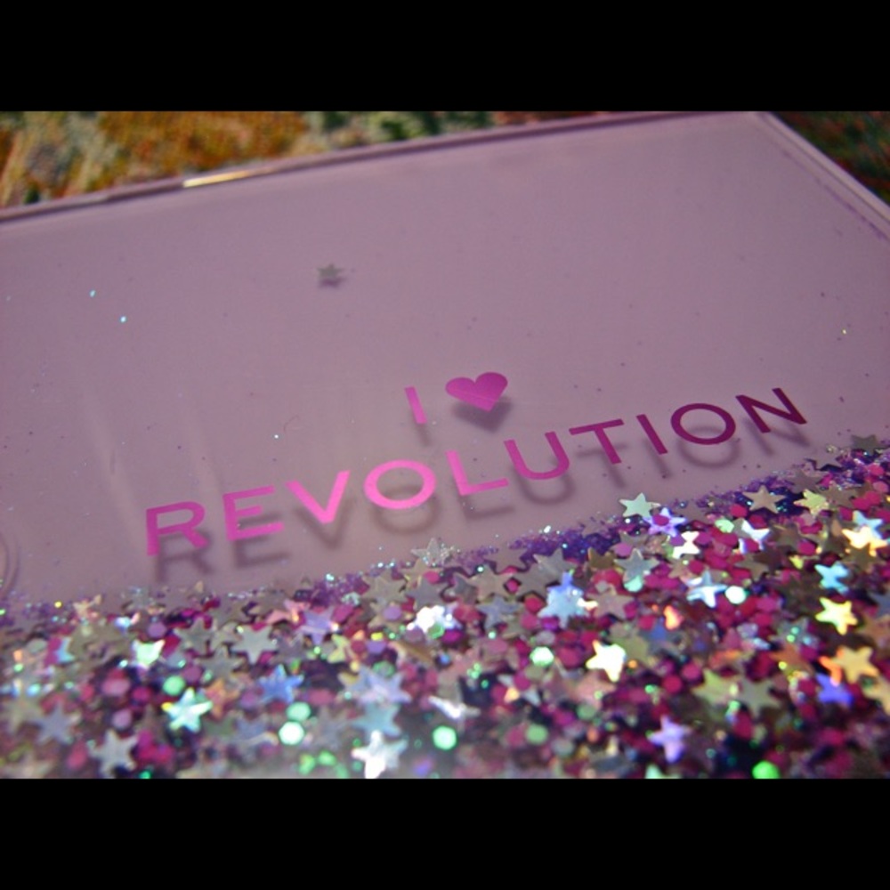 Revolution I šFortune Seeker Palette/Lipstick - Picture 8 of 8